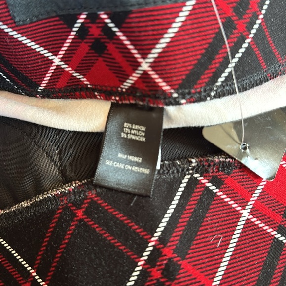 Pocket Pixie Skinny Pant - Picture 9 of 10